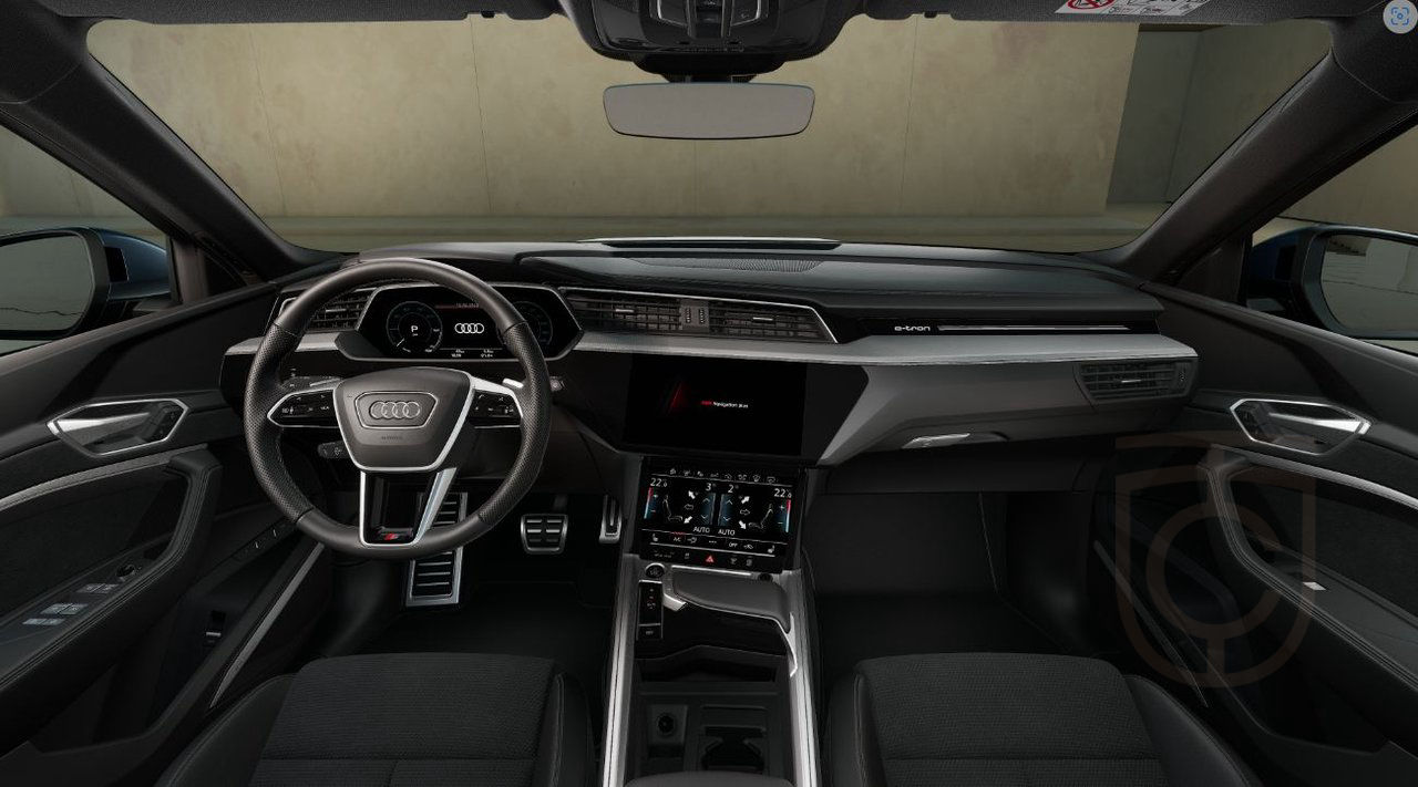 Audi Q8 55 e-tron quattro S line 300,