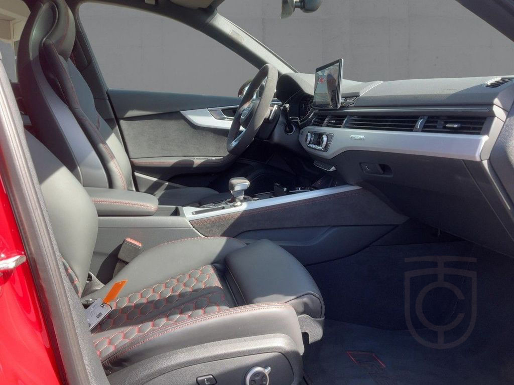 Audi RS4 Avant TFSI MATRIX+NAVI+HuD+B&O+ACC+PANO+20"