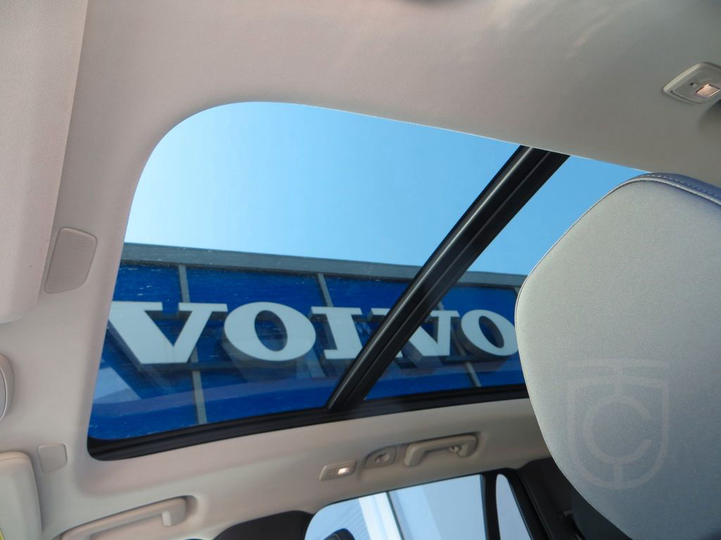 Volvo XC90 T8 AWD Plus Dark Auto 360° KAM HUD GSD