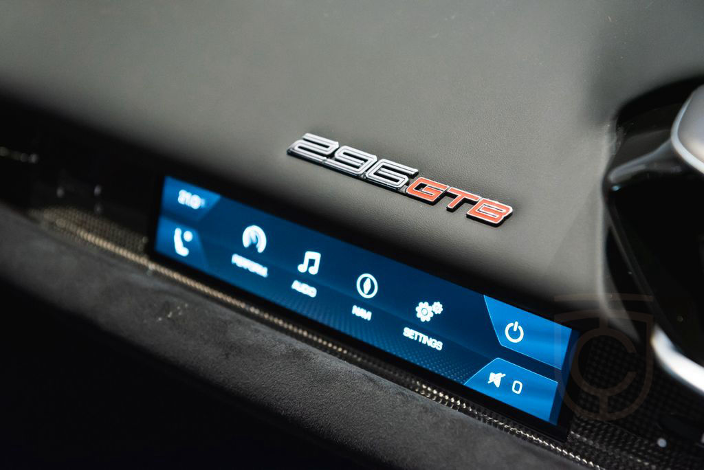 Ferrari 296 GTB *CARBON, FULL OPTIONS*