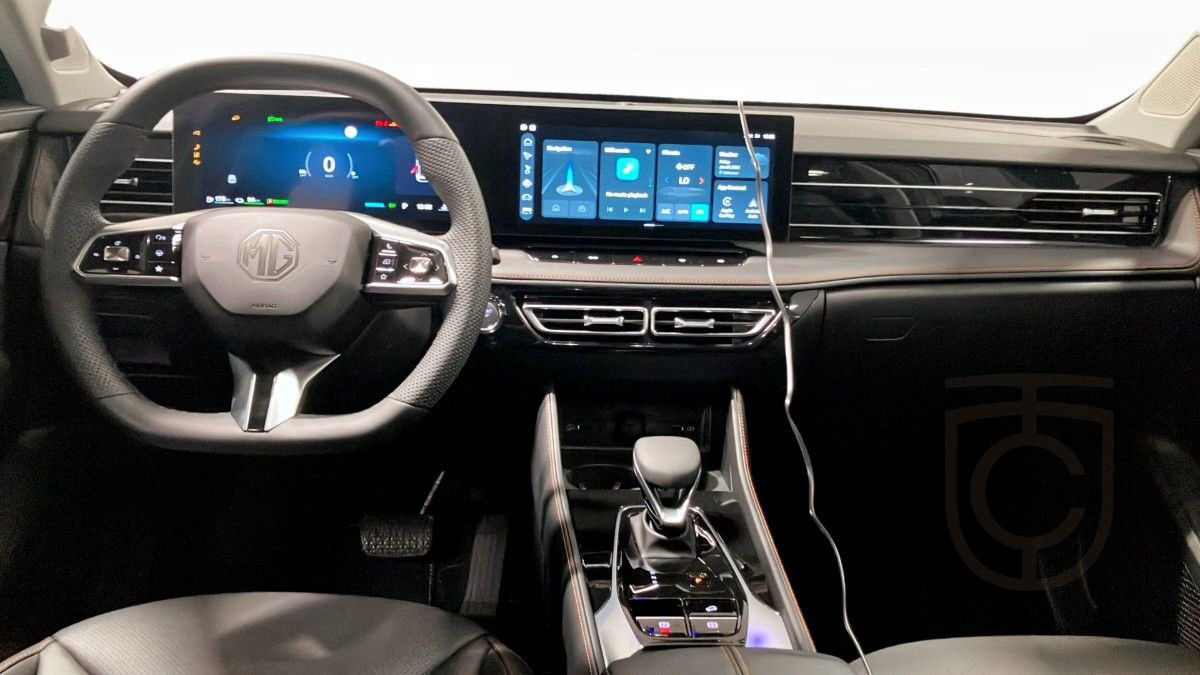 MG HS LUXURY PLUG-IN HYBRID