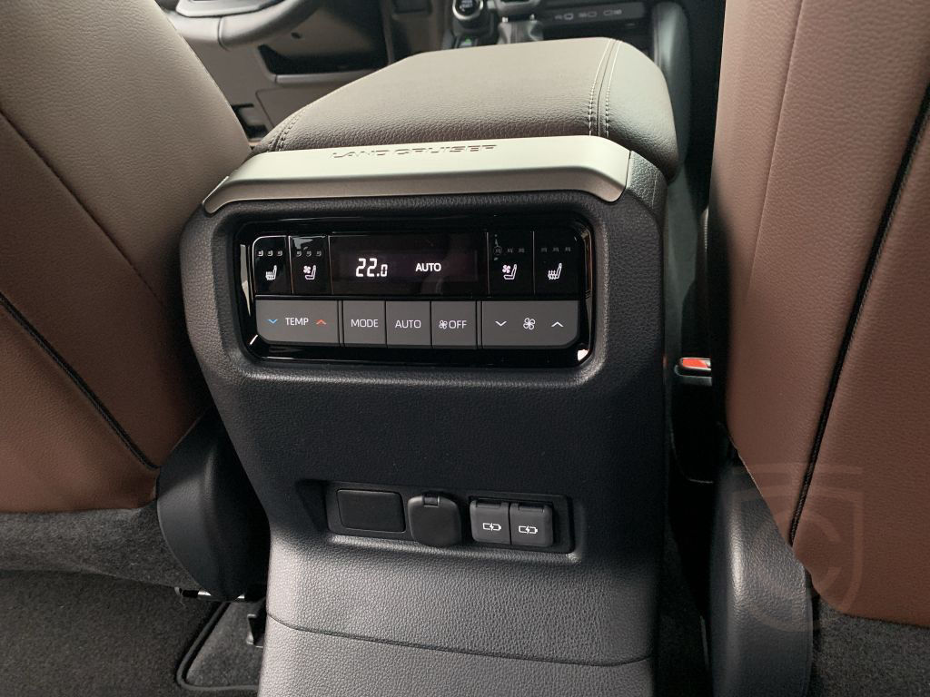 Toyota Land Cruiser 2.8 D-4D Autom. First Edition AHK*