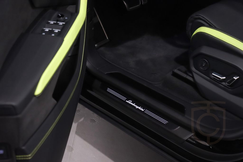 Lamborghini Urus 4.0 V8 PHEV SE