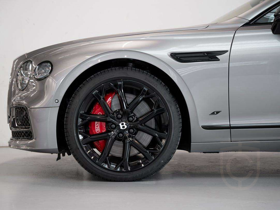 Bentley Flying Spur S V8