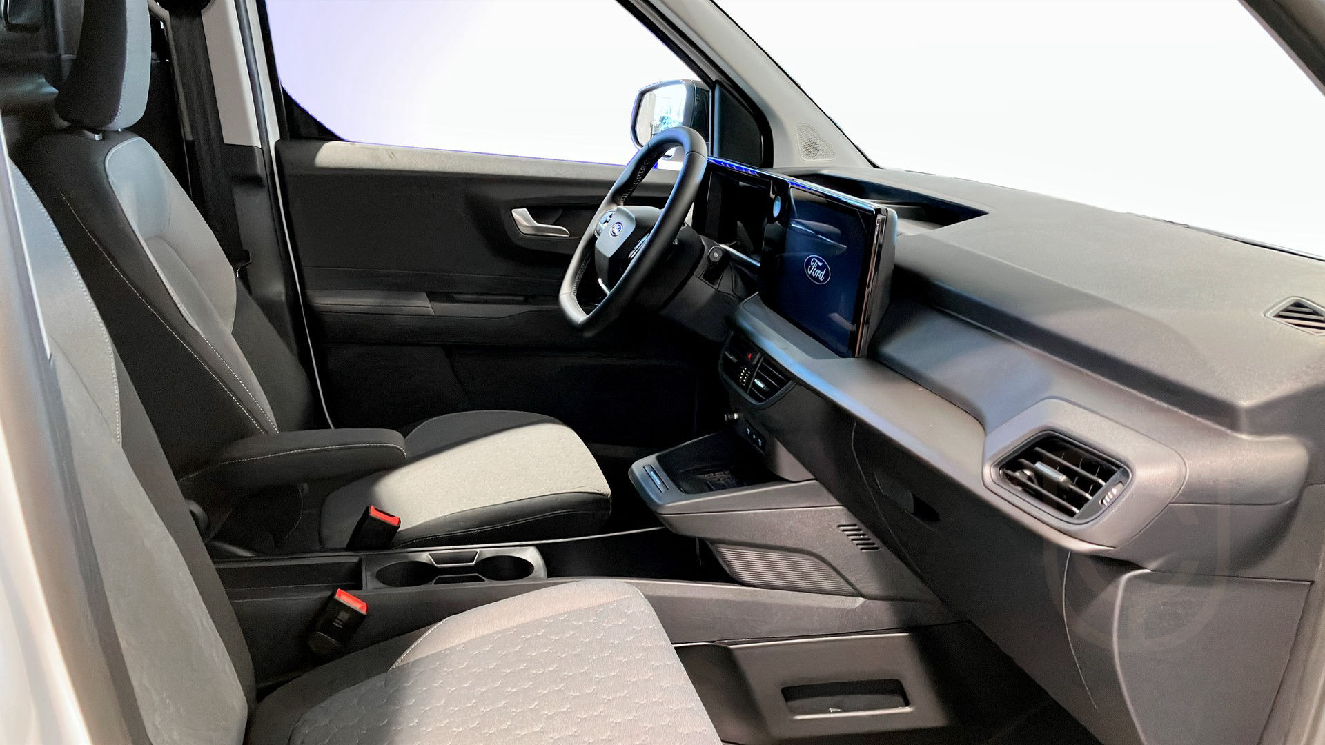 Ford E-Transit Courier