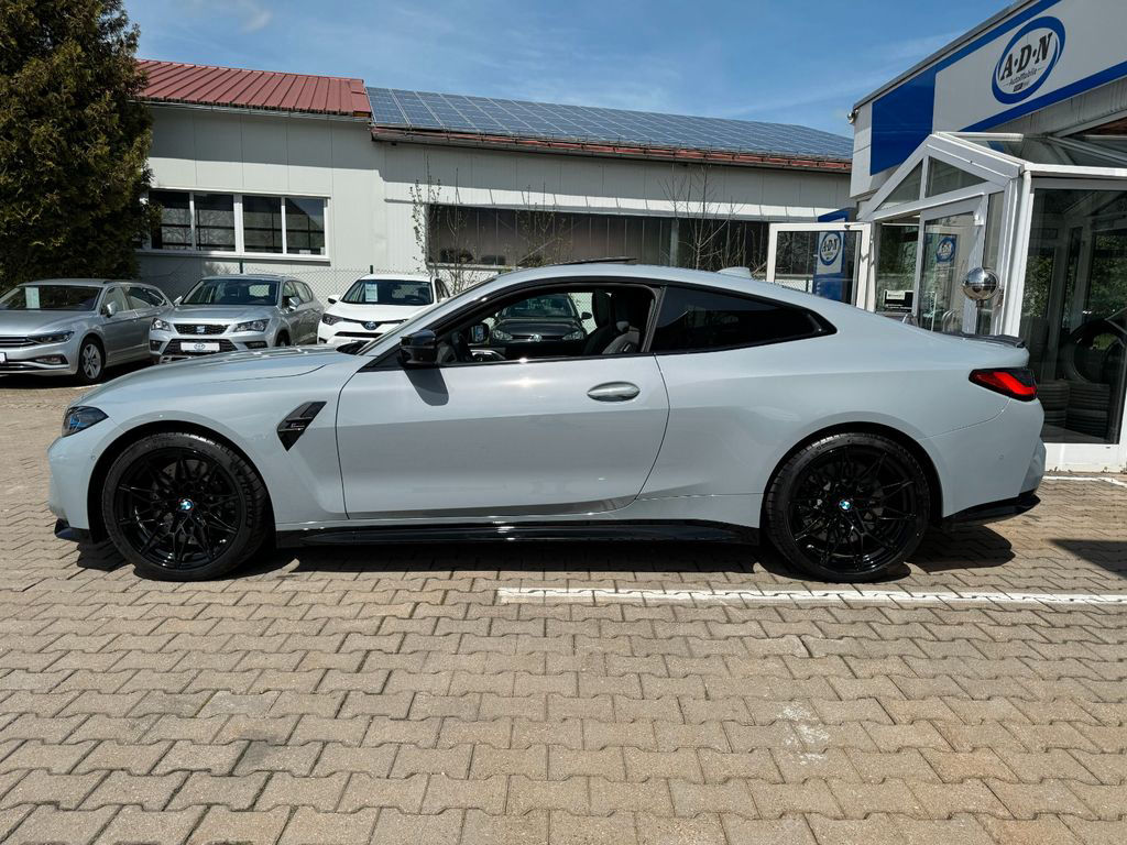 BMW M4 Coupe xDrive Competition Innovation*Shadow