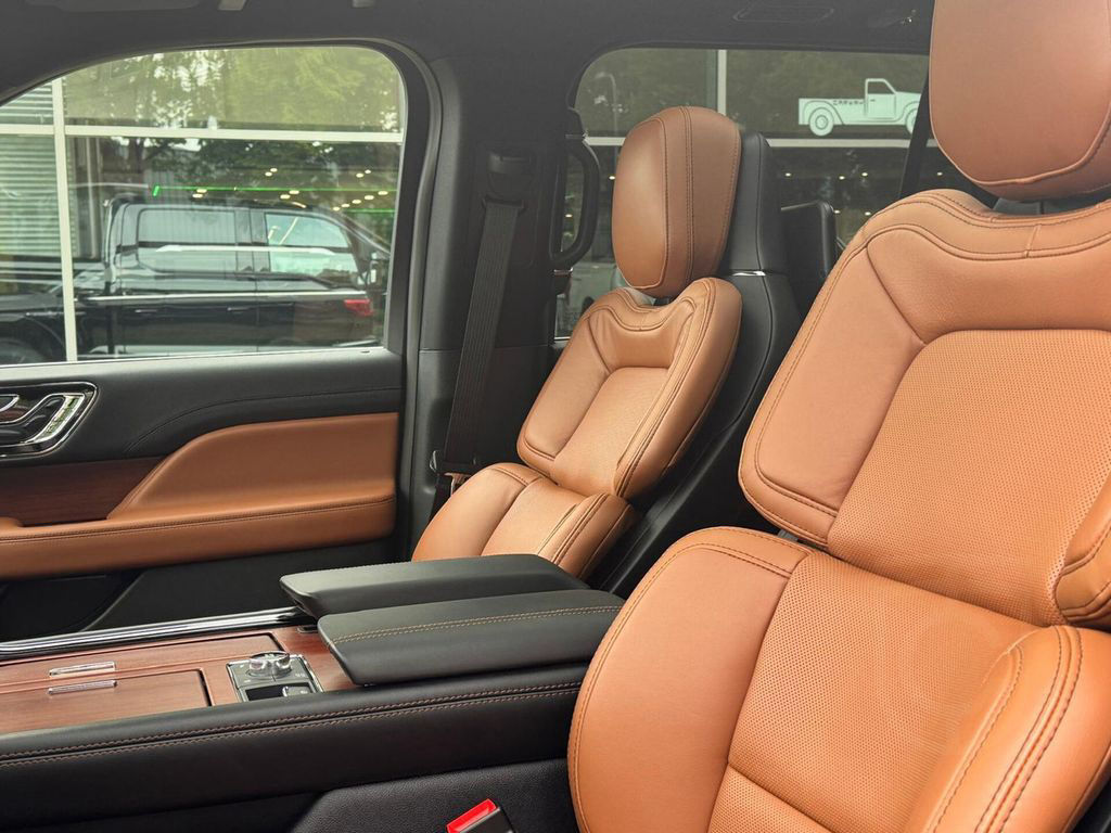 Cadillac Escalade Lincoln Navigator 3.5L V6 Lang Preferre