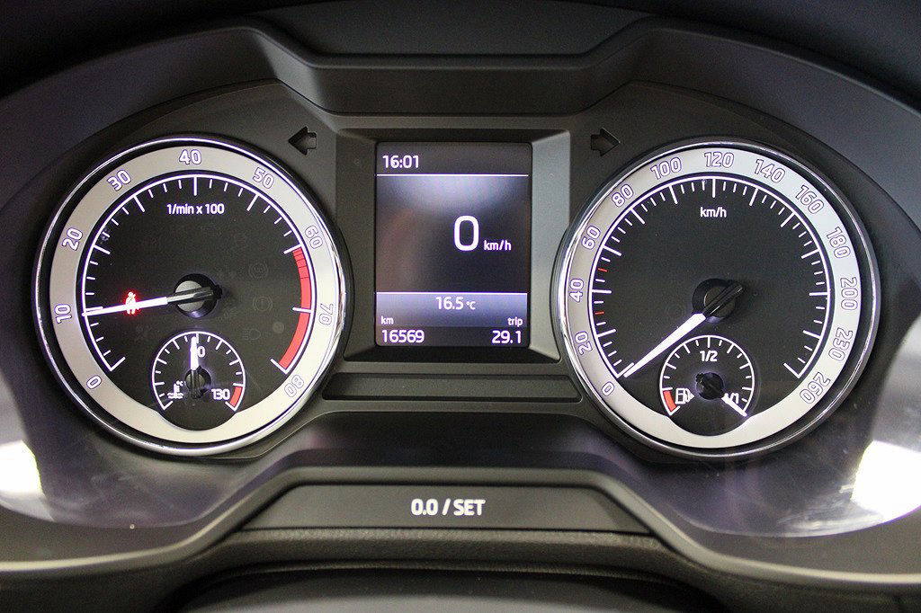 Skoda Octavia Kombi AMBITION TSI 115 HK DRAG & VÄRMARE