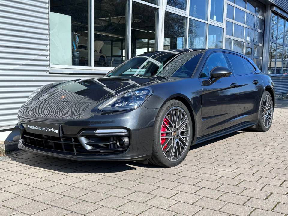 Porsche Panamera GTS Sport Turismo