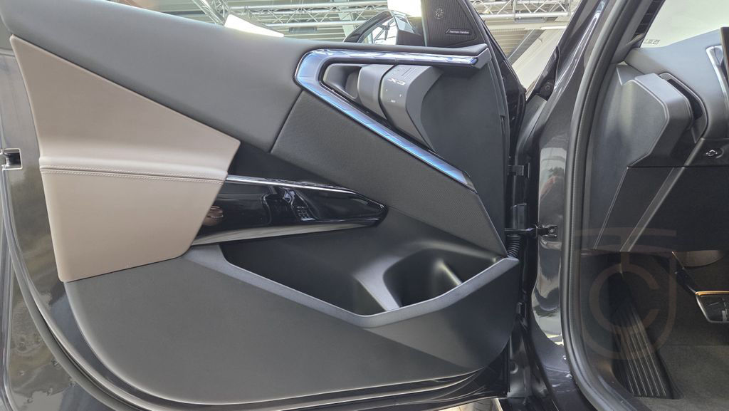 BMW X3 M50 xDrive AHK Pano 21' Sitzlüftung ACC 360°