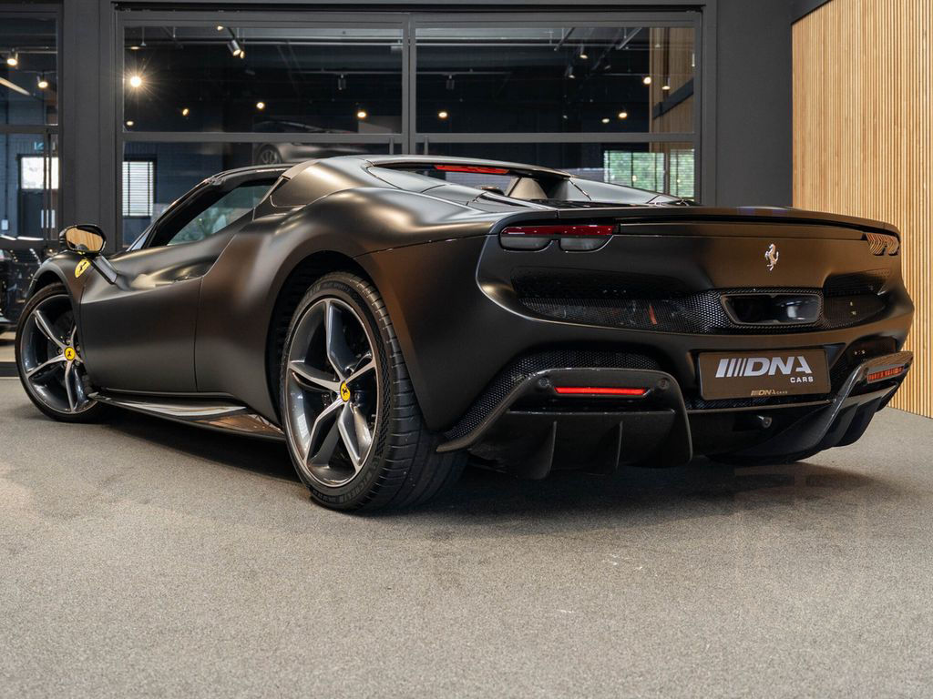 Ferrari 296 GTS Painted Stripes Full Carbon 296 3.0 V6 G