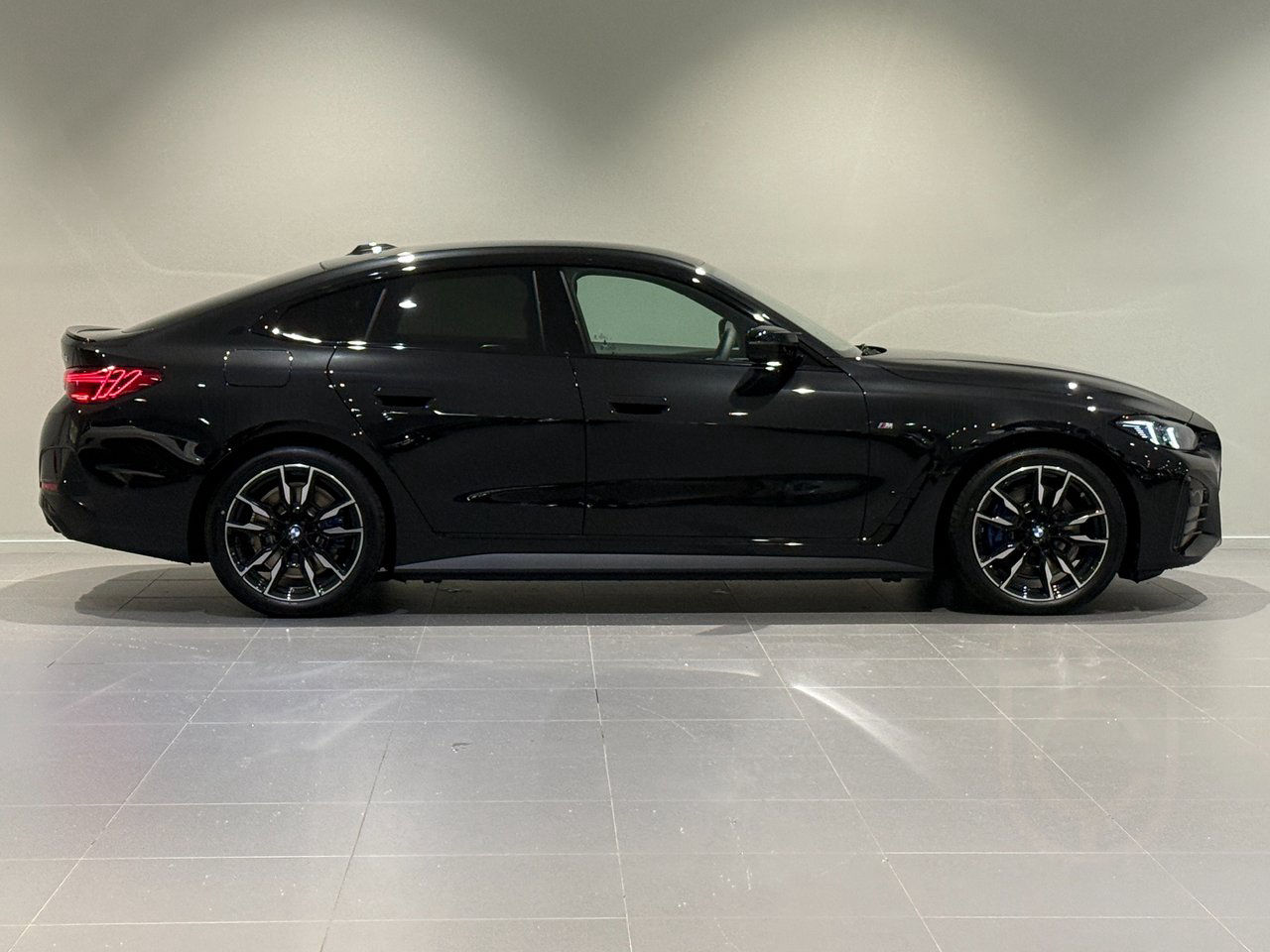 BMW i4 M60 xDrive Fully Charged Innovation