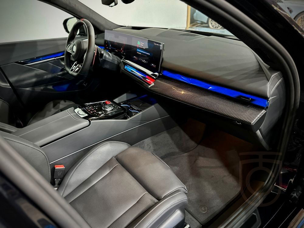 BMW M5 / Ultimate Paket/Keramik Brake/Carbon/stock