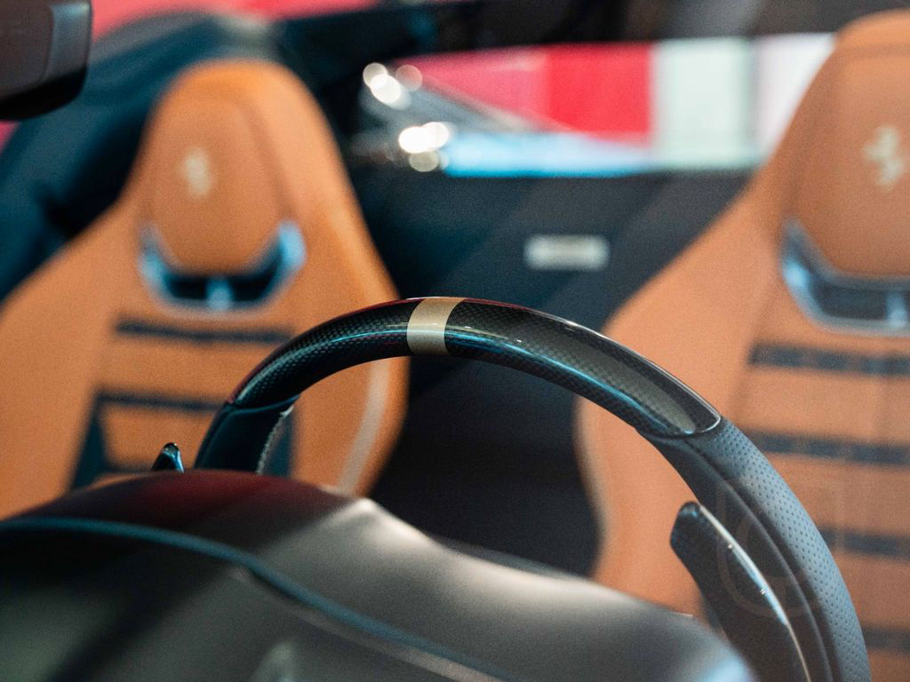 Ferrari 296 GTS Atelier*Lift*Carbon*Lackierte-Nummern