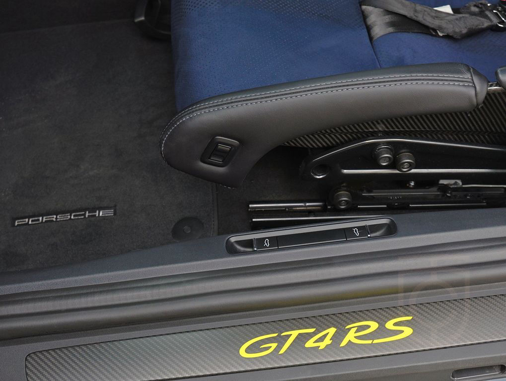 Porsche 718 Cayman GT4 RS