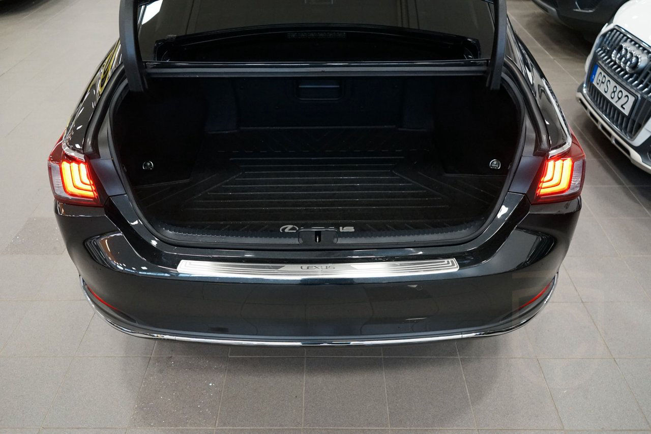 Lexus ES 300h 2.5 E-CVT Limited Edition