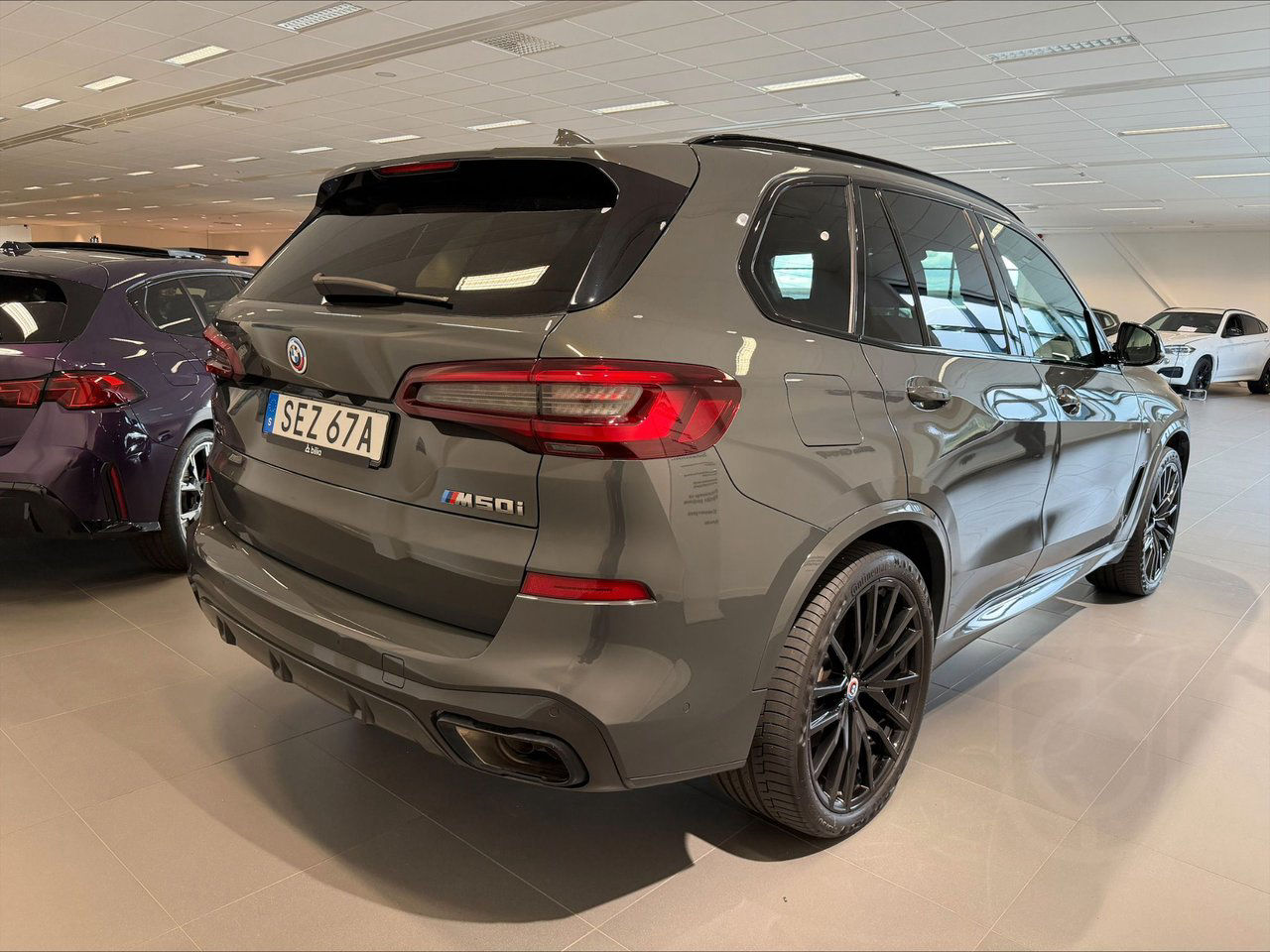 BMW X5 M50i
