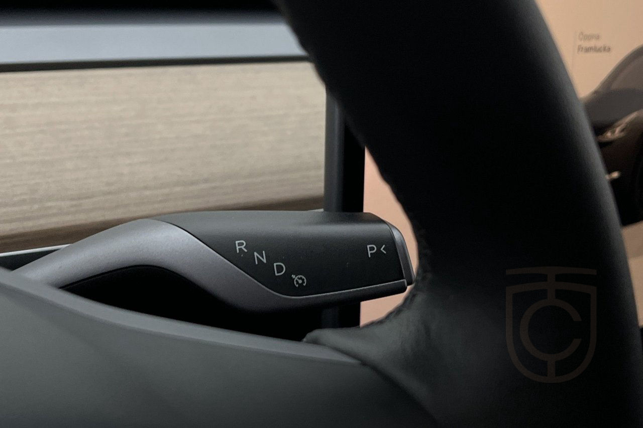 Tesla Model Y Performance AWD Autopilot