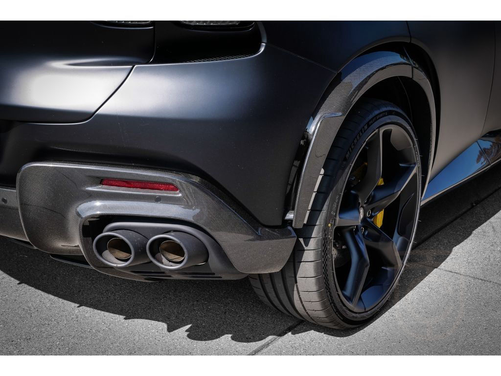 Ferrari Purosangue *Matt*Carbon+LED*Lift*360°*Privacy*