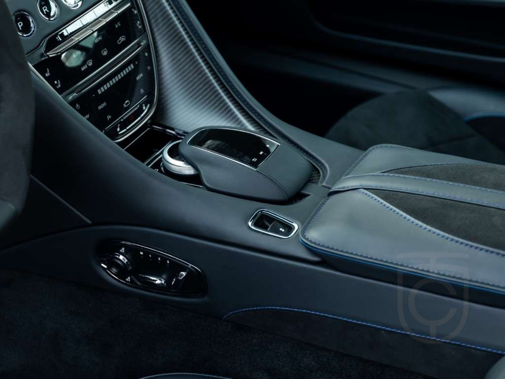 Aston Martin DBS Q Seychelles Blue*Alcantara Black