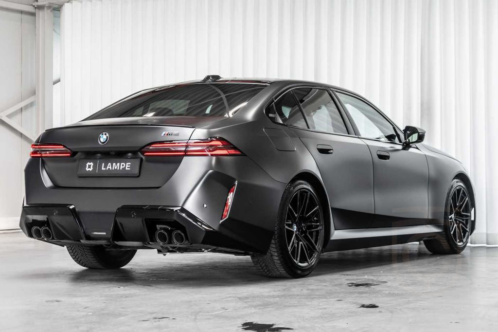 BMW M5 Bowers & Wilkins Panoramadak Head-Up Keyless