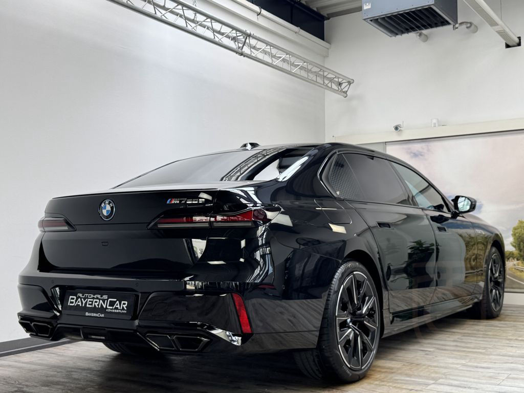 BMW M760 e xDrive Pro Executive Lounge Massage/Lüft.