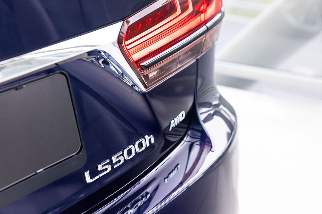Lexus LS 500 500h AWD President Line | Ottoman seat |