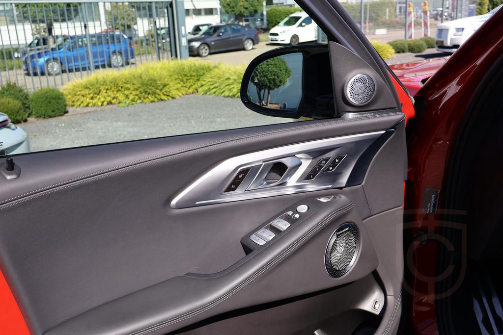 BMW XM "INDIVIDUAL" B&W-AHK-Massage-DriversP.-Iconic