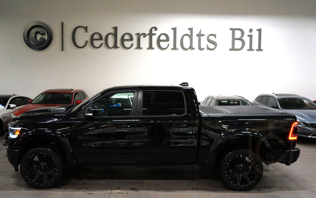 Dodge RAM 1500 5.7 V8 HEMI Laramie Black Edition