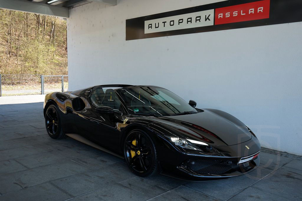 Ferrari 296 GTS BLACK*LIFT*CARBON+Corsa Racing Seats*NEW