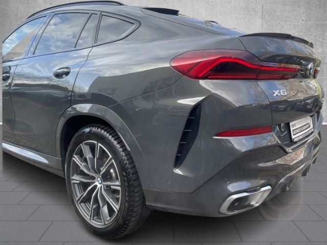 BMW X6 XDRIVE30D M SPORT HUD StandHZG AHK Pano Massa