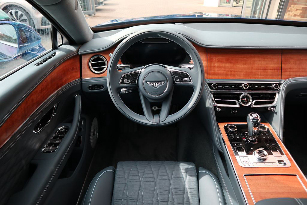 Bentley Flying Spur Azure Hybrid *NAIM*RSE*TV*