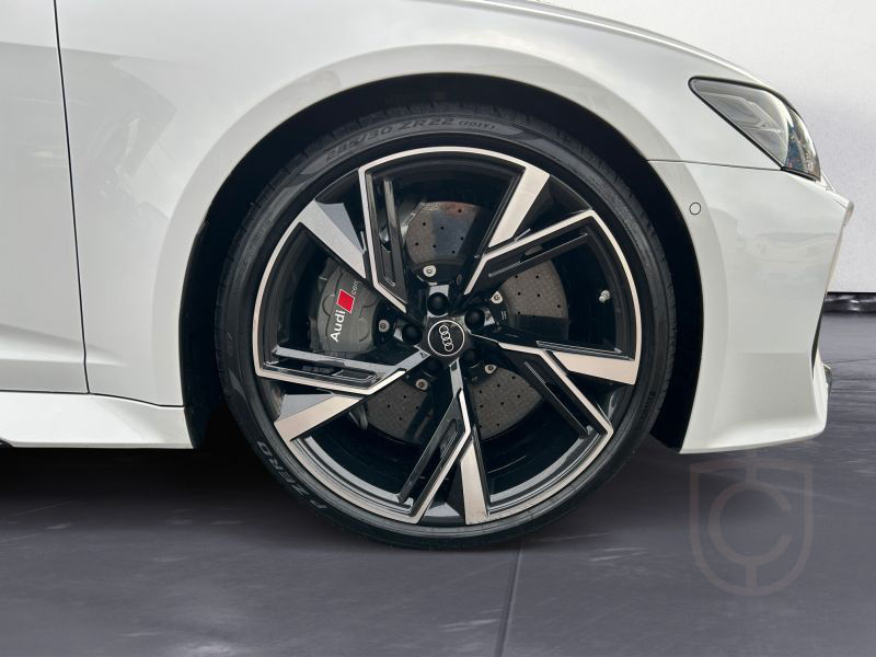 Audi RS6 Avant 4.0 TFSI quattro tiptronic Anhängevor.