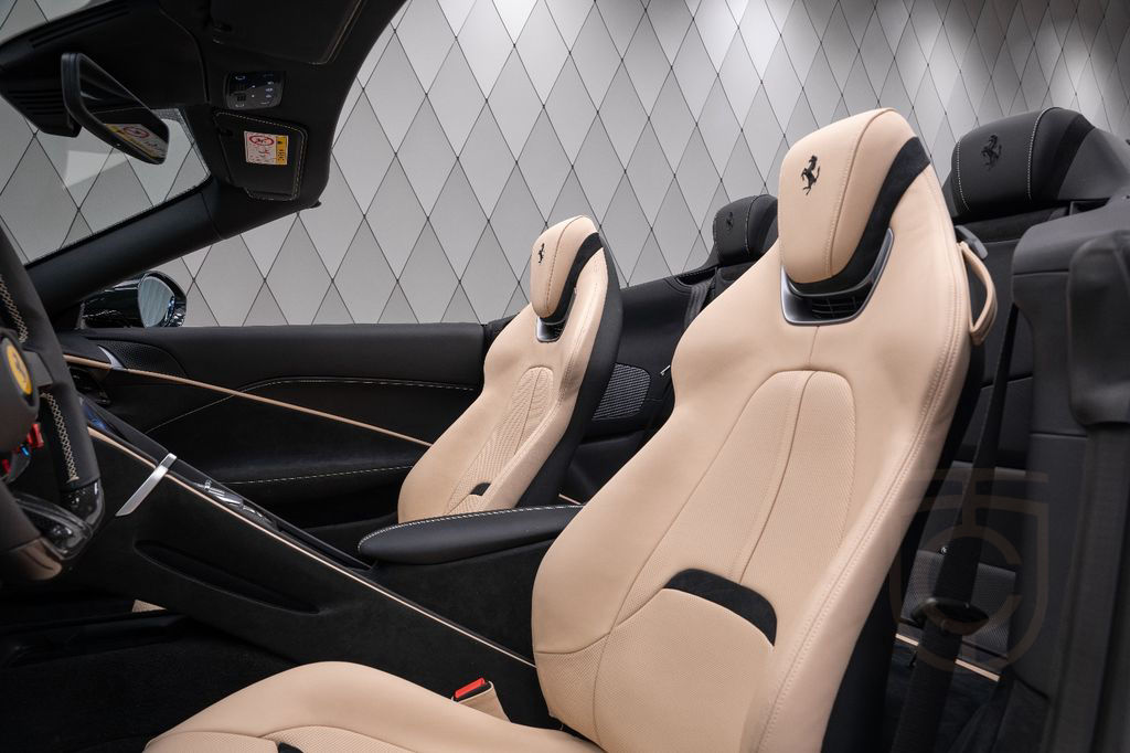 Ferrari Roma Spider 2025 GREEN/BEIGE MAGNERIDE