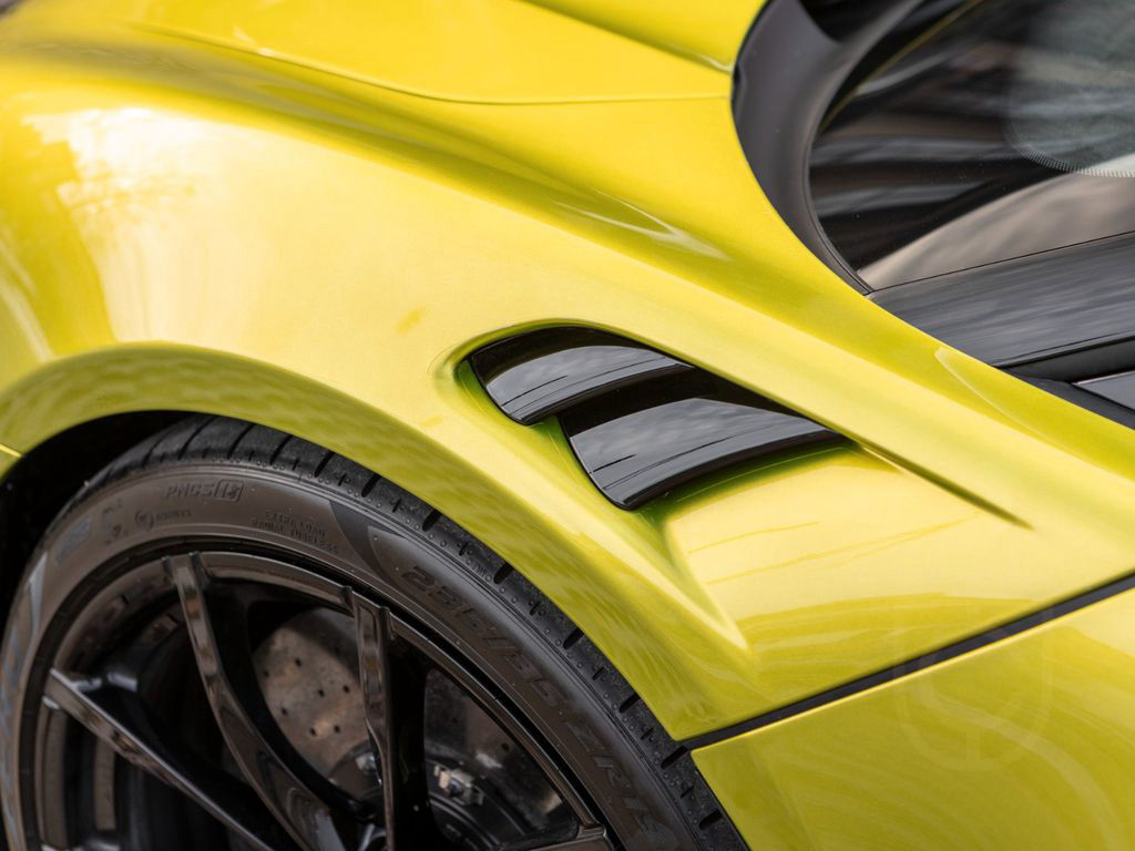 McLaren Artura - Vision | Carbon | Sports Exhaust