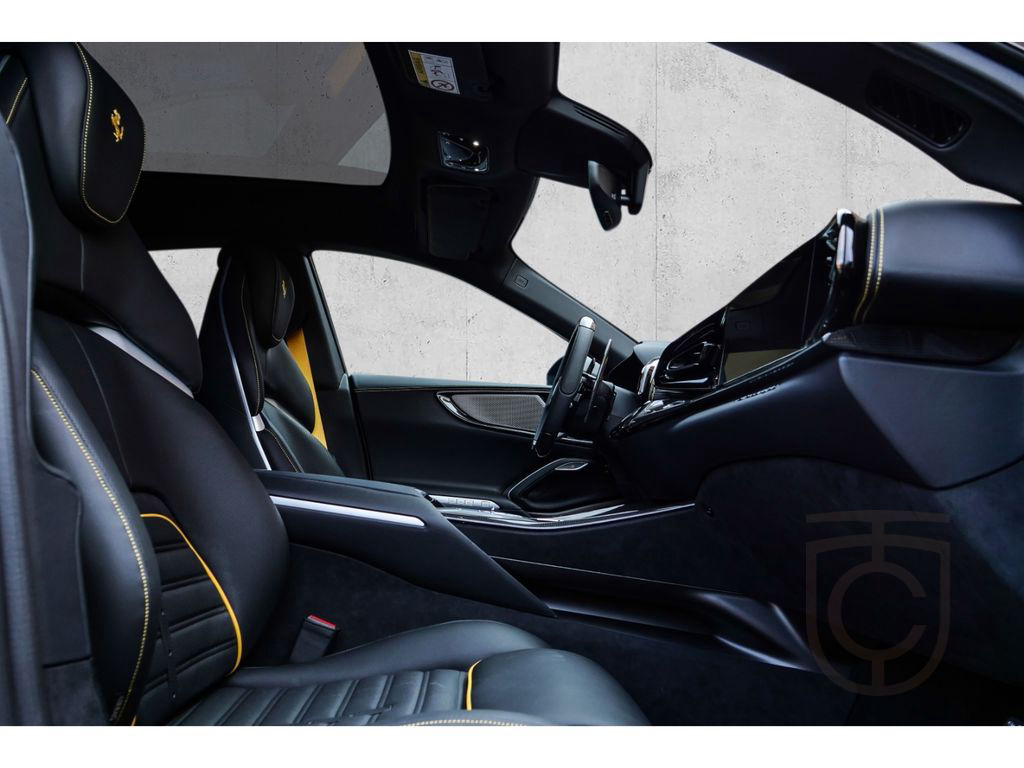 Ferrari Purosangue *Matt*Carbon+LED*Lift*360°*Privacy*