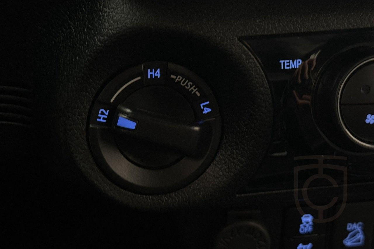 Toyota Hilux Extra Cab Invincible 2.8 4WD