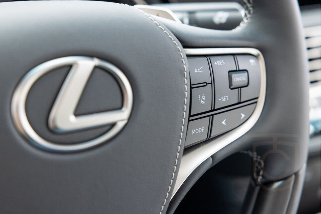 Lexus LS 500 500h AWD President Line | Ottoman seat |