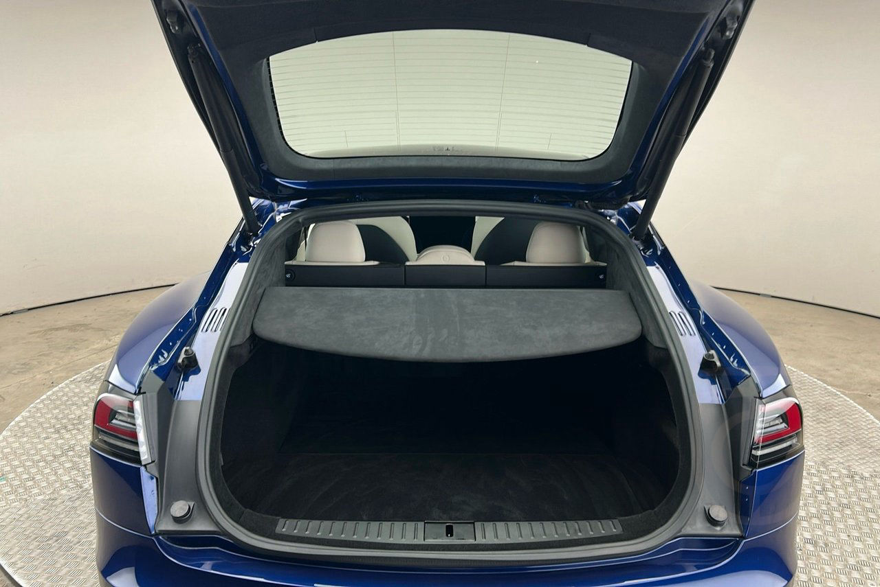Tesla Model S AWD Yoke