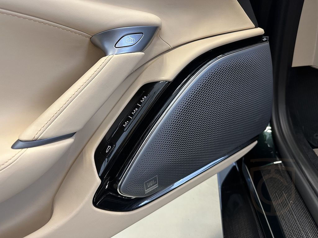 Ferrari Roma Spider Green/Beige Carbon 360° JBL