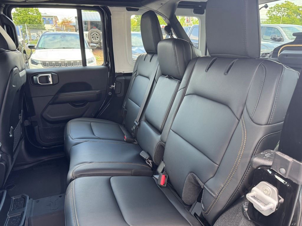 Jeep Wrangler 2.0 Unlim. Sahara Umbau Hoch + Breit SK