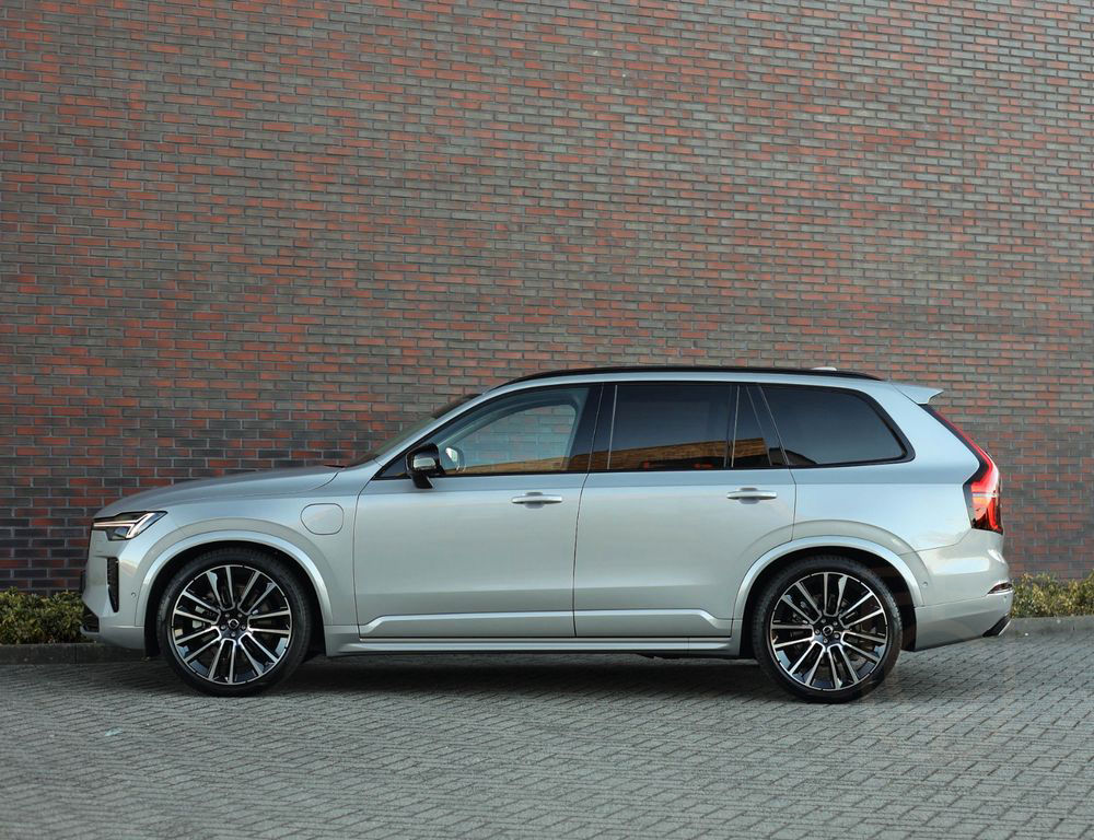 Volvo XC 90 Ultra Dark Recharge AWD *Massage*B&W*Luft*