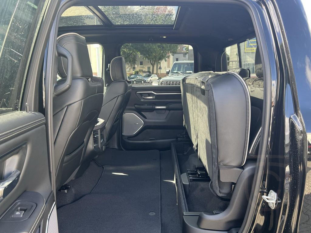 Dodge RAM Laramie Night Premium + 5 Jahre Garantie AHK