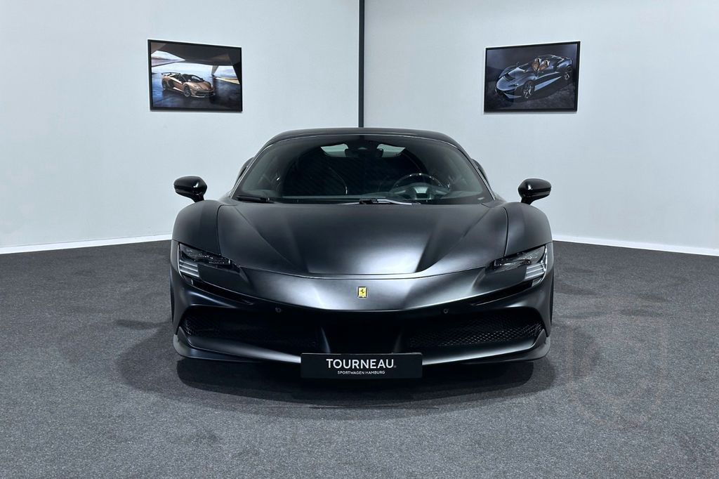 Ferrari SF90 Spider | Lift | LED | Carbon | Racing-Seats
