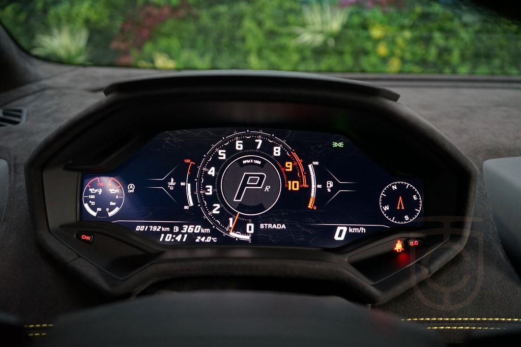 Lamborghini Huracán Sterrato*Ad-PERS*63*MATT*300.826€ NETTO