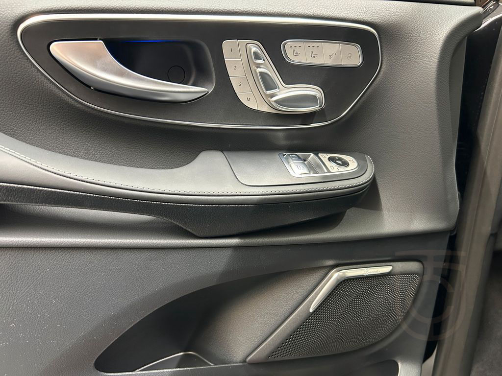 Mercedes-Benz V300 d L EXCLUSIVE EDITION 4MATIC *PANO*STANDHZ*