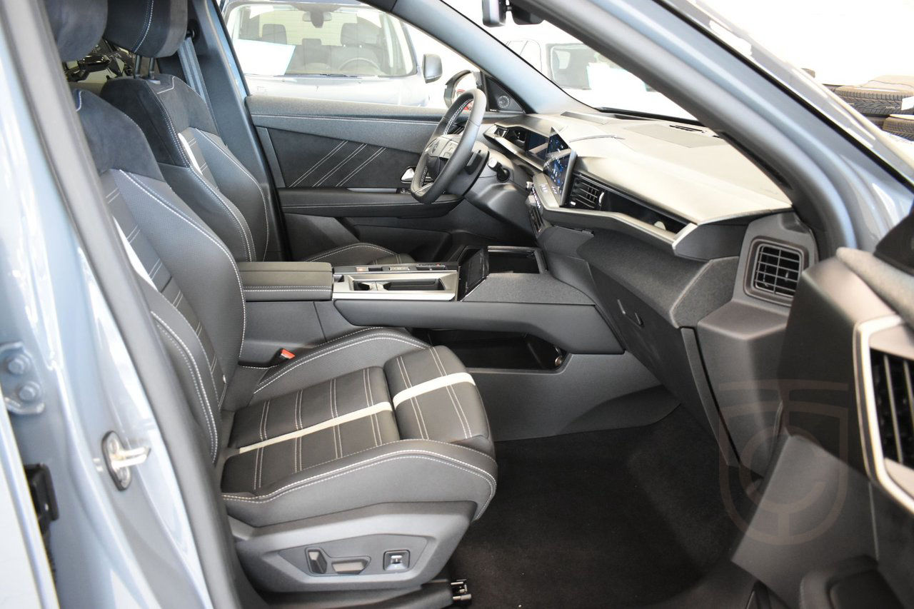 Opel Grandland Ultimate Hybrid Panorama