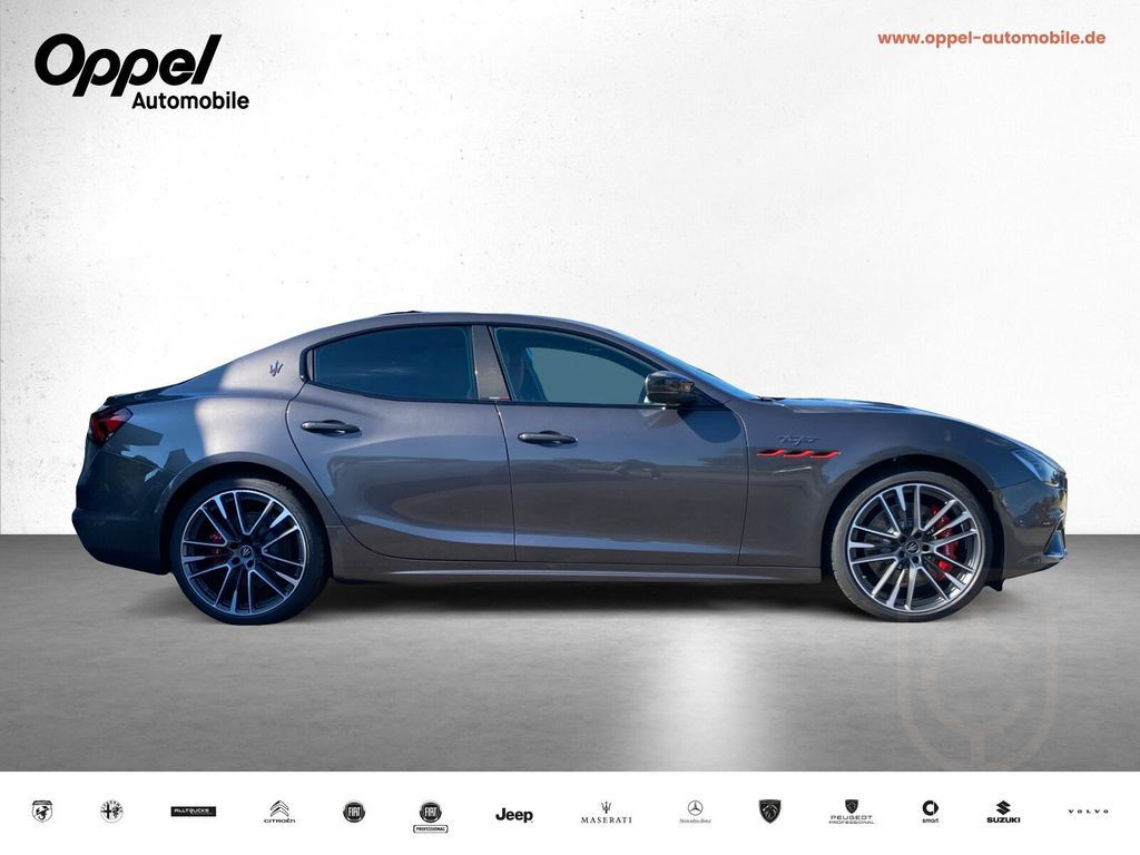 Maserati Ghibli Trofeo V8 Carbon-Pack+Glasdach+Fahrassist