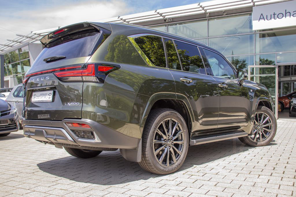 Lexus LX 600 F SPORT