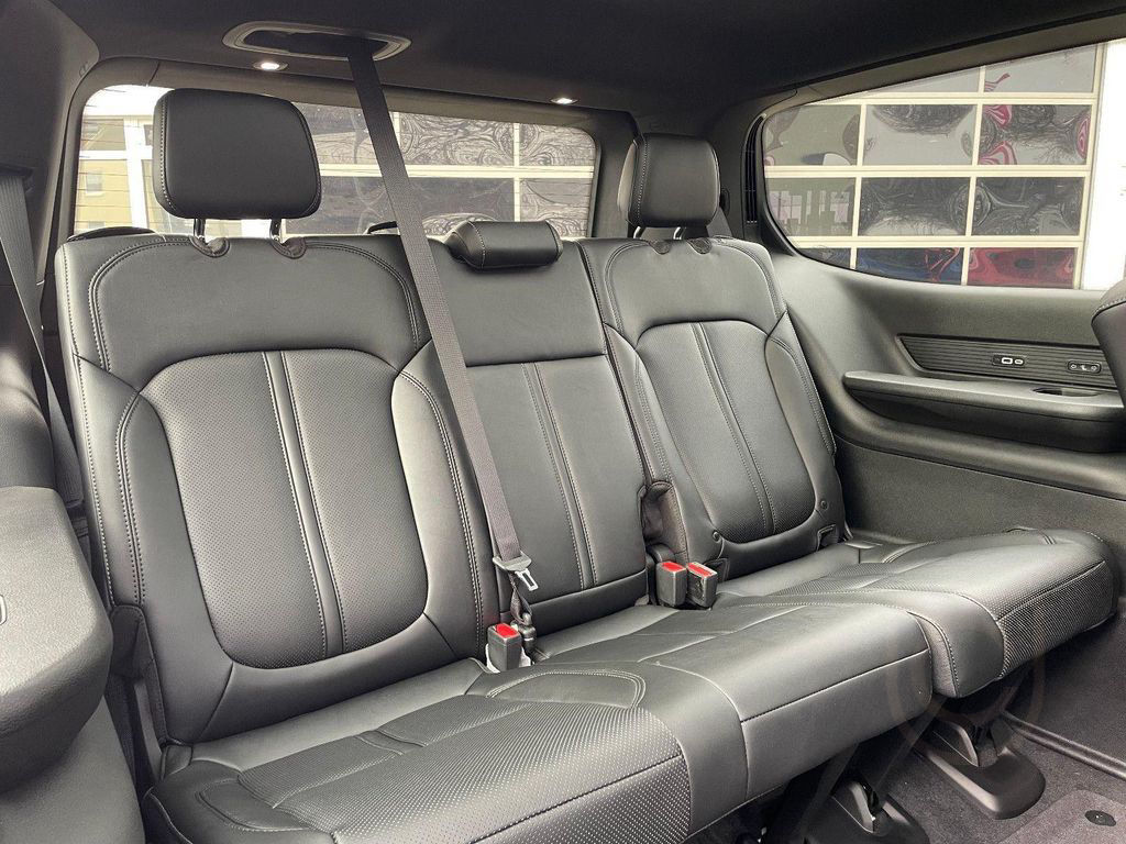 Jeep Wagoneer Series III 5.7 V8 HEMI eTorque Panorama